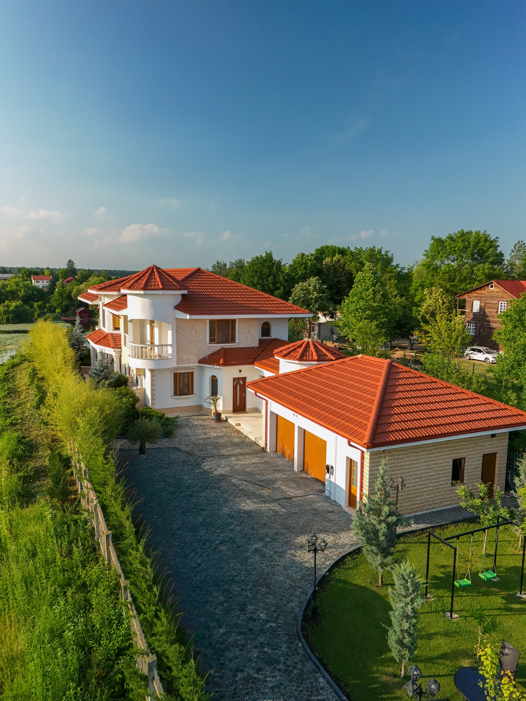 Vilă cu Ieșire Directă la Lac | Snagov | 680 mp Utili + 2.800 mp Teren