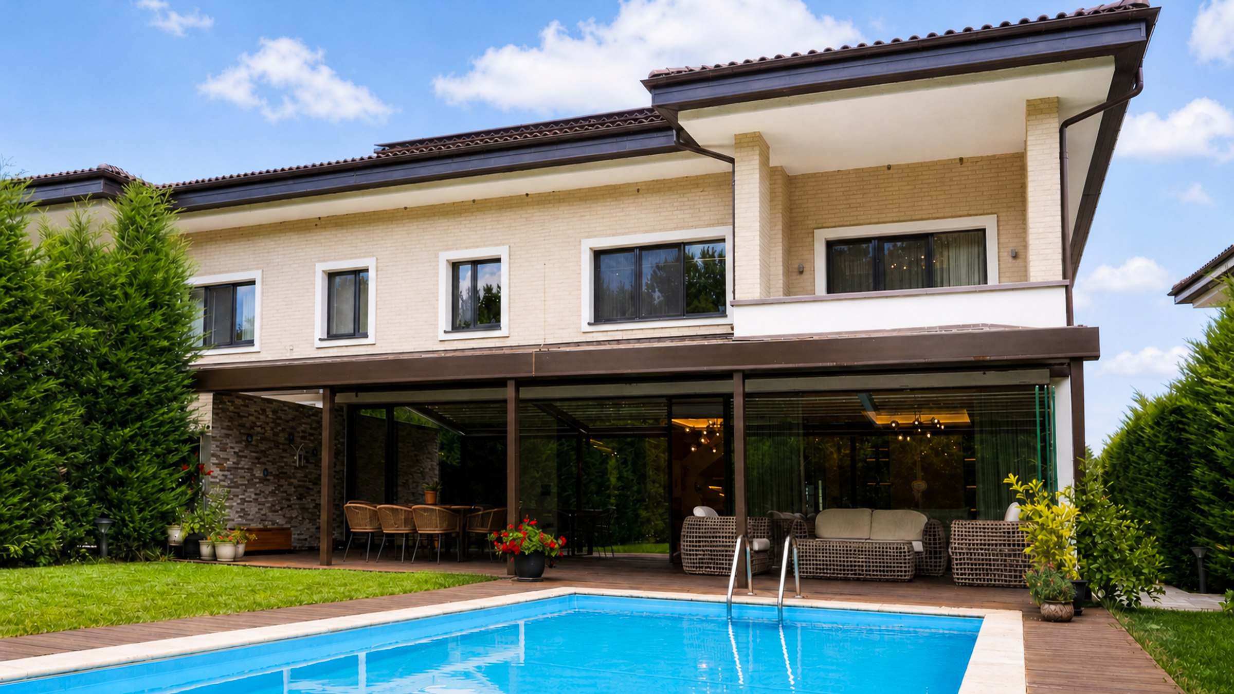 Vilă în Oxford Gardens | 490 mp Utili | Teren 1.300 mp | Piscină Încălzită